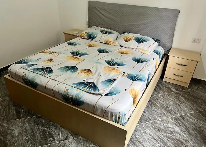 Shengjin Apartments
