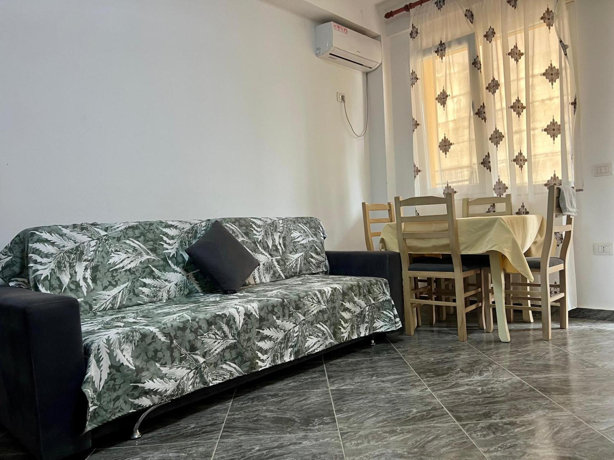 Shengjin Apartments Apartman *